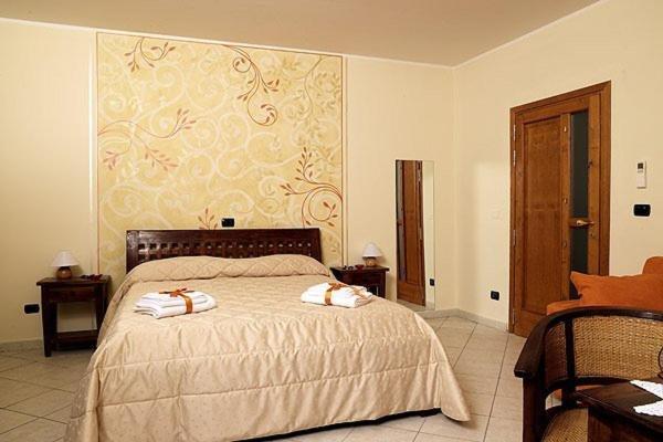 Moniga del Garda Agriturismo Il Barone חדר תמונה